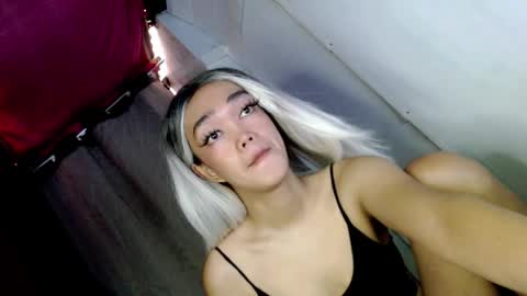 hot_moma69 online show from 13, 5, 2026