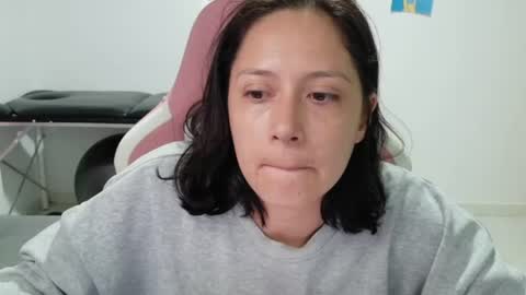 Mia online show from 8, 7, 2026