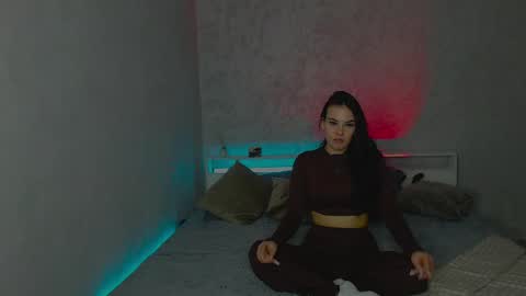 hot_oksi online show from 7, 4, 2026