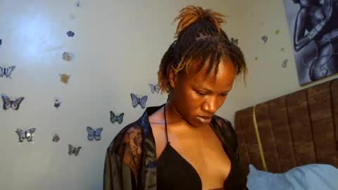 Snapshot of hot_petite100 chatting on 19, 6, 2026 hot petite100 online show from 19, 6, 2026