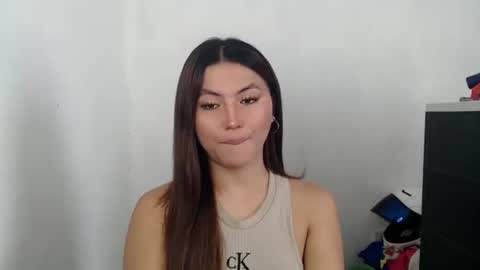 Snapshot of hot_precious_nikki chatting on 11, 4, 2026 Nikki online show from 11, 4, 2026