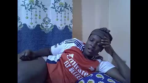 Snapshot of hot_raylah chatting on 2, 12, 2025 RAYLAH online show from 2, 12, 2025