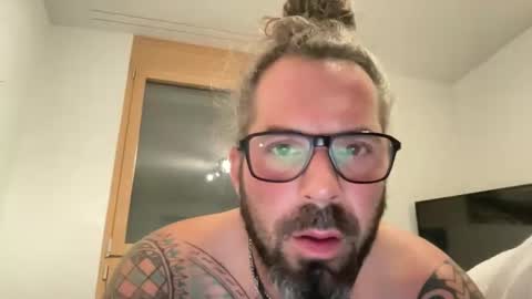 Snapshot of hot_sex83 chatting on 18, 12, 2025 letmedoo2 online show from 18, 12, 2025