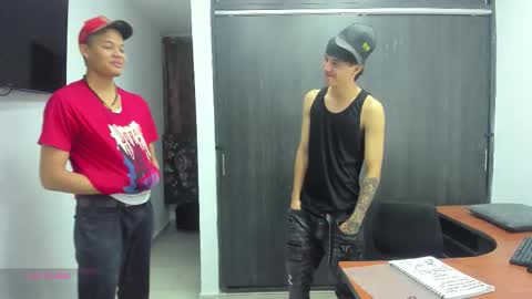 Vanesa Oliver and Andrew online show from 3, 12, 2025