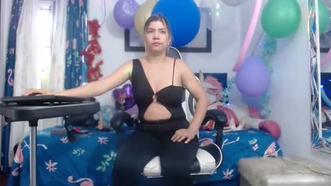 Snapshot of hot_sexy_bunny chatting on 23, 1, 2025 hot sexy bunny online show from 23, 1, 2025