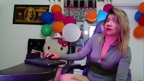 Snapshot of hot_sexy_bunny chatting on 7, 4, 2026 hot sexy bunny online show from 7, 4, 2026