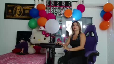 Snapshot of hot_sexy_bunny chatting on 8, 4, 2026 hot sexy bunny online show from 8, 4, 2026