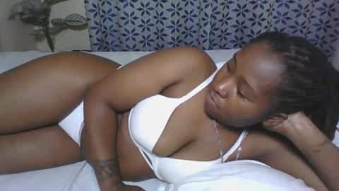 Snapshot of hot_sexy_queen chatting on 23, 4, 2026 Bellah online show from 23, 4, 2026
