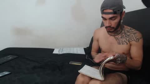 Hot Sharks   online show from 20, 1, 2025