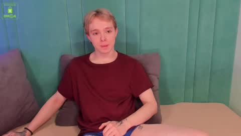 Snapshot of hot_twinkboy chatting on 8, 3, 2025 hot_twinkboy online show from 8, 3, 2025