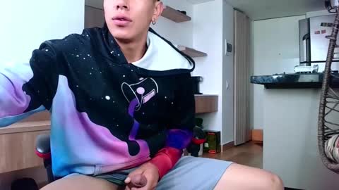 Snapshot of hot_twinks83 chatting on 27, 9, 2025 hot_twinks83 online show from 27, 9, 2025