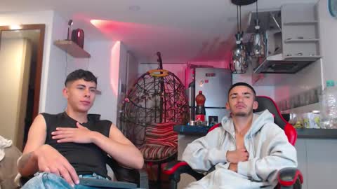Snapshot of hot_twinks83 chatting on 9, 10, 2025 hot_twinks83 online show from 9, 10, 2025