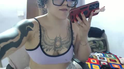 Snapshot of hotandpower10 chatting on 6, 10, 2025 Hot and PowerHOPE U MISS ME online show from 6, 10, 2025