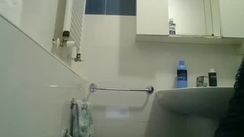 hotandwild2003 online show from 11, 4, 2026