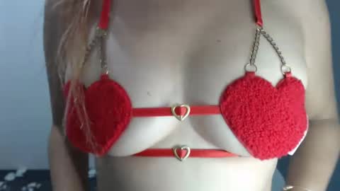 Snapshot of hotasian_pinky chatting on 9, 3, 2025 hotasian_pinky online show from 9, 3, 2025