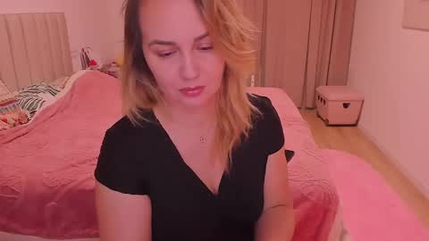 Snapshot of hotbabette chatting on 12, 12, 2024 SweetBrendy online show from 12, 12, 2024