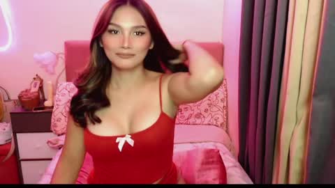 Snapshot of hotbunny_12 chatting on 15, 4, 2026 Kylie online show from 15, 4, 2026