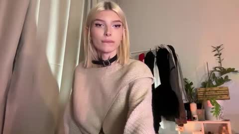 hotchubently online show from 17, 10, 2025