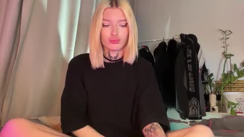 hotchubently online show from 22, 10, 2025