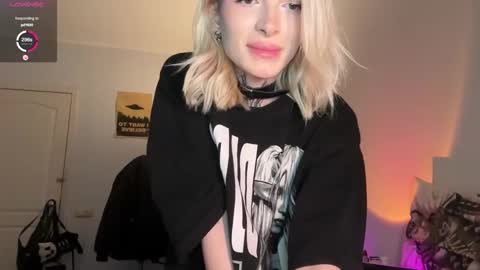 hotchubently online show from 2, 12, 2025