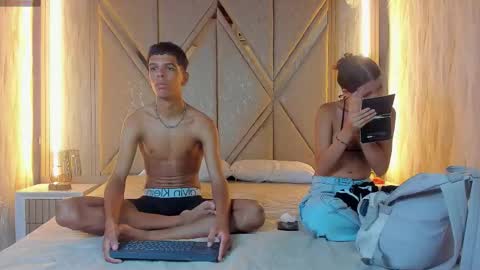 hotcouple_222 online show from 25, 11, 2025