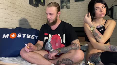 Snapshot of hotcoupleee2020 chatting on 17, 12, 2024 YounHotCouple online show from 17, 12, 2024