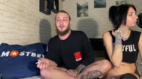 Snapshot of hotcoupleee2020 chatting on 18, 12, 2024 YounHotCouple online show from 18, 12, 2024