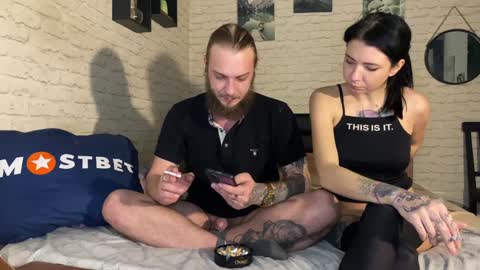 Snapshot of hotcoupleee2020 chatting on 30, 12, 2024 YounHotCouple online show from 30, 12, 2024