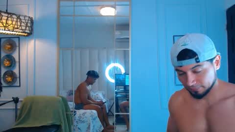 Snapshot of hotcrew_ chatting on 22, 3, 2026 Hussain aaron and Ekko online show from 22, 3, 2026