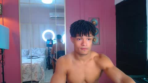 Snapshot of hotcrew_ chatting on 17, 6, 2026 Hussain aaron and Ekko online show from 17, 6, 2026