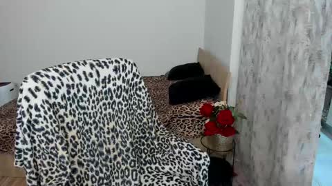 KRISS LUNA online show from 12, 5, 2026