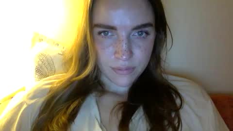 Snapshot of hoteffy chatting on 12, 10, 2025 effy online show from 12, 10, 2025