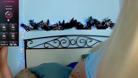 Snapshot of hotel_california_ chatting on 1, 1, 2025 Anna 23 Archie 25 online show from 1, 1, 2025