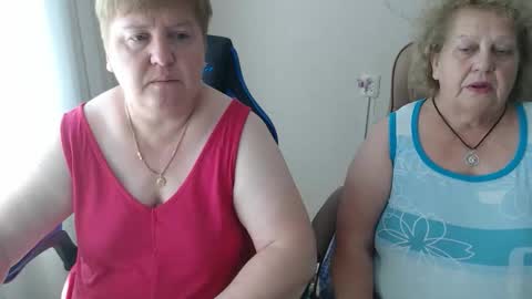Snapshot of hotfiremommy chatting on 22, 9, 2025 LimonkaFire online show from 22, 9, 2025