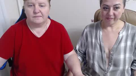 Snapshot of hotfiremommy chatting on 9, 10, 2025 LimonkaFire online show from 9, 10, 2025
