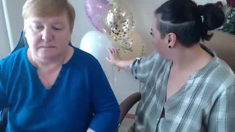 Snapshot of hotfiremommy chatting on 14, 10, 2025 LimonkaFire online show from 14, 10, 2025