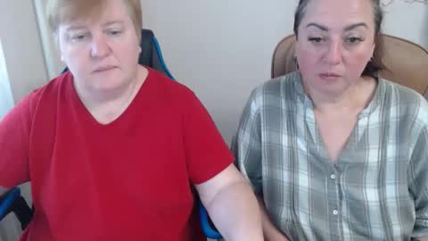Snapshot of hotfiremommy chatting on 28, 10, 2025 LimonkaFire online show from 28, 10, 2025