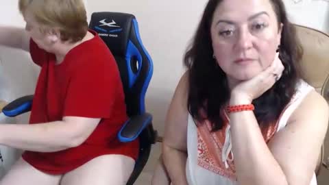 Snapshot of hotfiremommy chatting on 30, 10, 2025 LimonkaFire online show from 30, 10, 2025