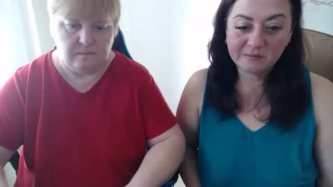 Snapshot of hotfiremommy chatting on 31, 10, 2025 LimonkaFire online show from 31, 10, 2025