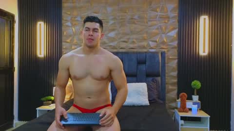 felipe  marcello online show from 31, 1, 2025