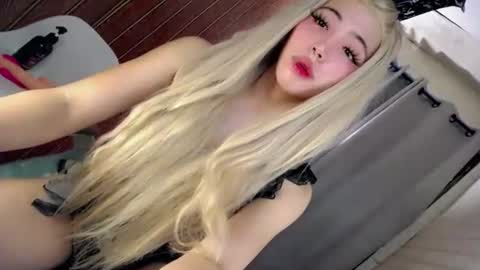 Snapshot of hotfucking_queen1111 chatting on 25, 6, 2026 hotfucking_queen1111 online show from 25, 6, 2026