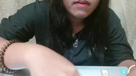 hotiemorenagurl18 online show from 27, 9, 2025