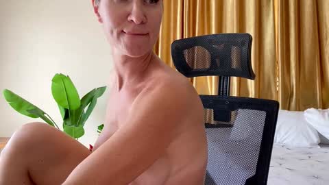 Kate  stream  1200 pm -800 pm UTC 7 online show from 2, 2, 2025