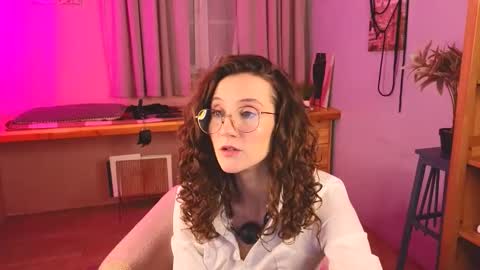 Snapshot of hotlaracroft chatting on 6, 11, 2025 Allison online show from 6, 11, 2025