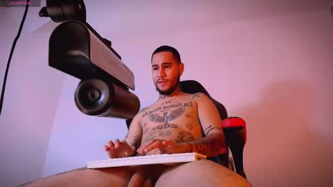 Snapshot of hotlatinox20cm chatting on 9, 4, 2026 HoTLatinoX20CM online show from 9, 4, 2026