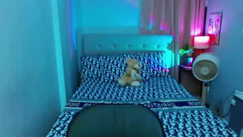 Layla online show from 16, 2, 2025