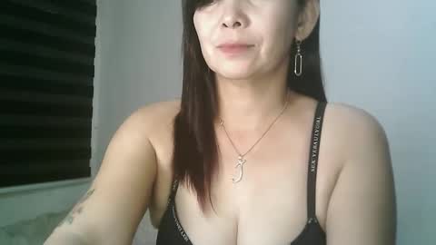 hotmamajen4u online show from 3, 5, 2026