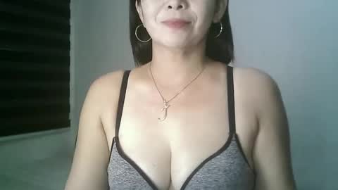 hotmamajen4u online show from 8, 5, 2026