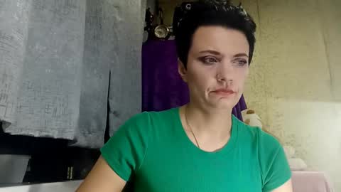 hotmamaqueen234 online show from 19, 3, 2026