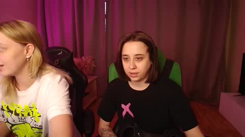 Snapshot of hotmariella chatting on 1, 2, 2025 hotmariella online show from 1, 2, 2025